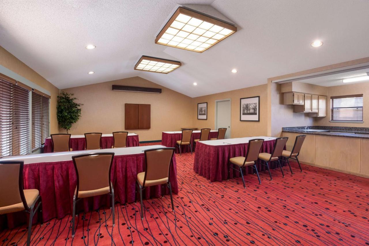 Sens Livermore; Surestay Collection By Western Hotel 3*