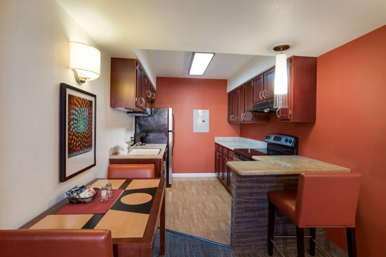 Hotel Sens Livermore; Surestay Collection By Western 3*